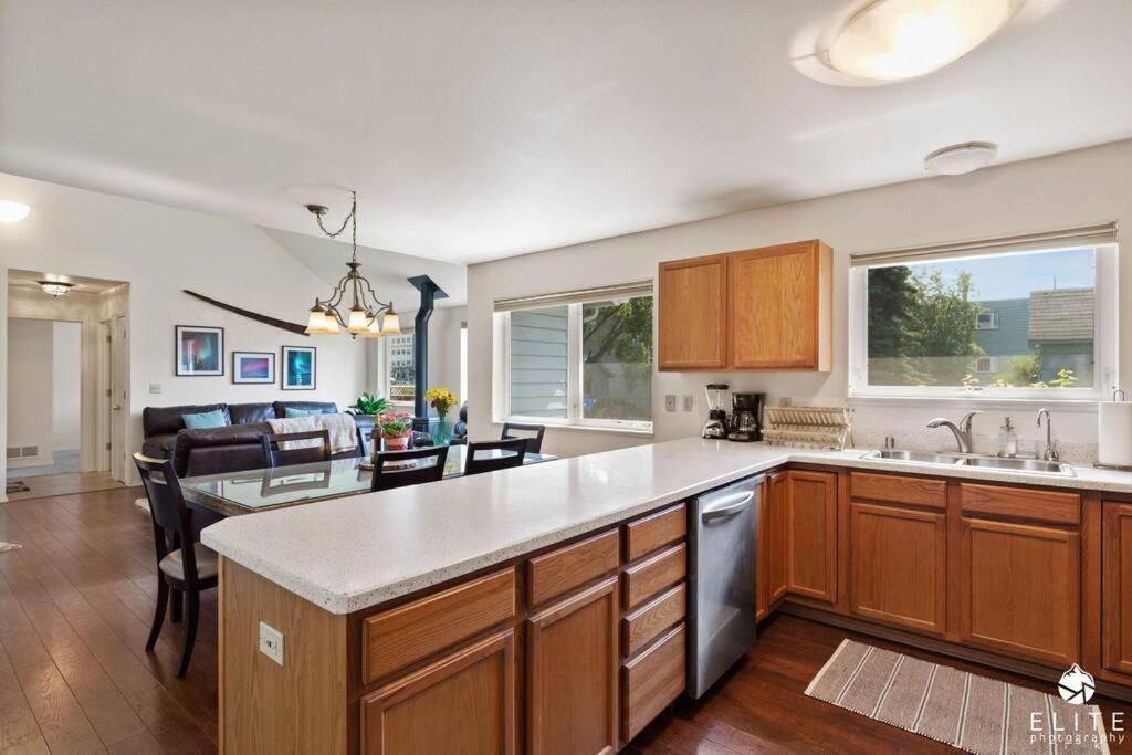 Coastal Place - Location In Downtown! Holiday home *