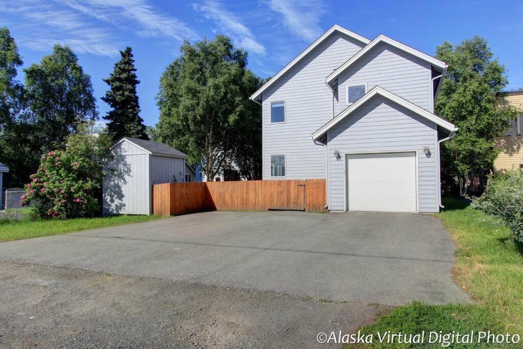 Coastal Place - Location In Downtown! Holiday home Anchorage