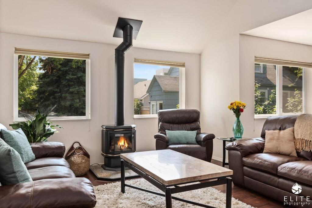 Coastal Place - Location In Downtown! * Anchorage